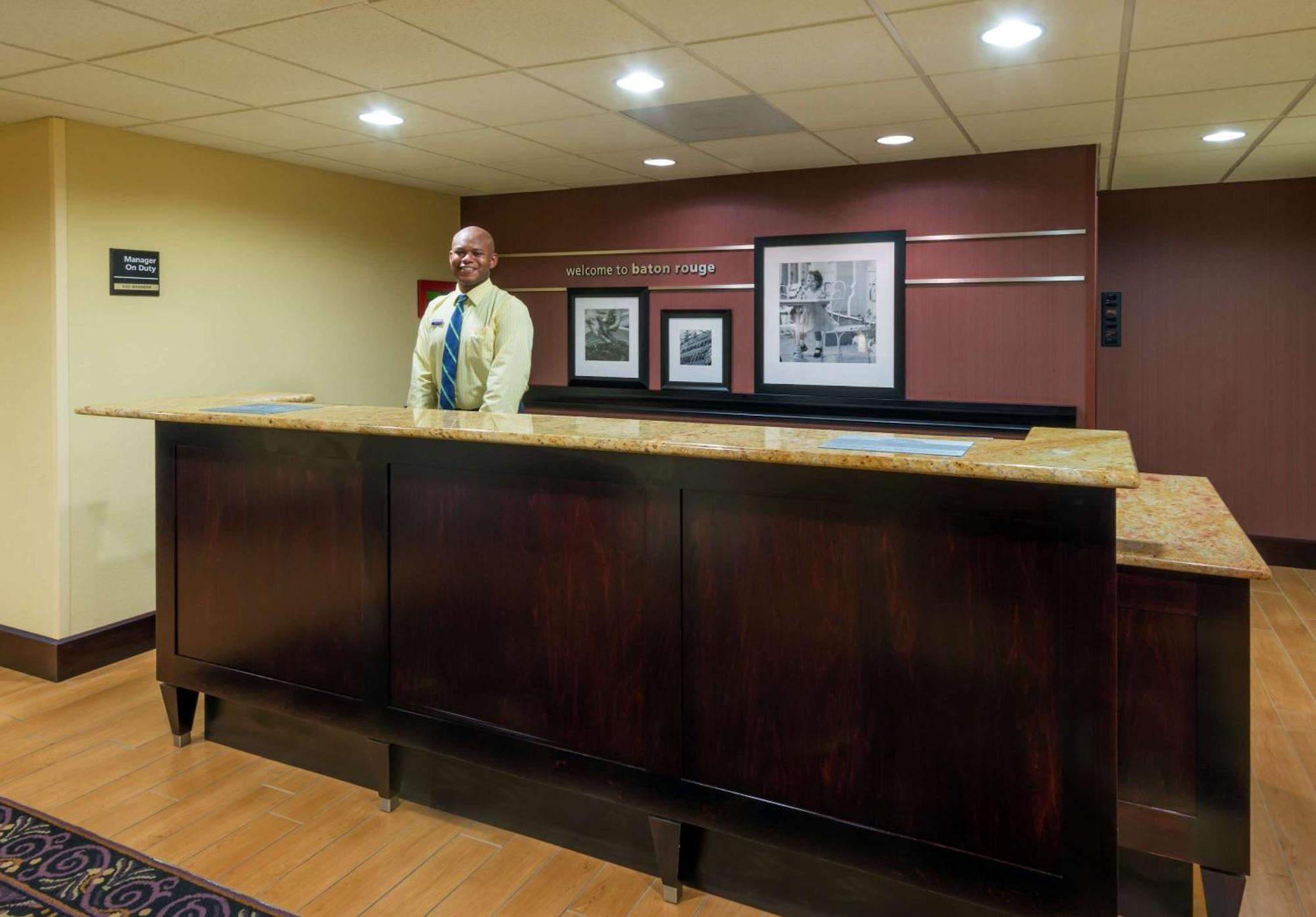 Hampton Inn I-10 & College Drive Батън Руж Екстериор снимка