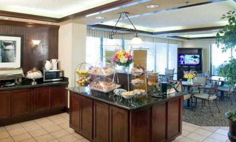 Hampton Inn I-10 & College Drive Батън Руж Ресторант снимка